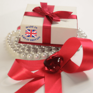 gift box with jewellery made in uk, british gifts and jewellery, gifts for men and women, candles, personalised gifts, experience days, jewellery